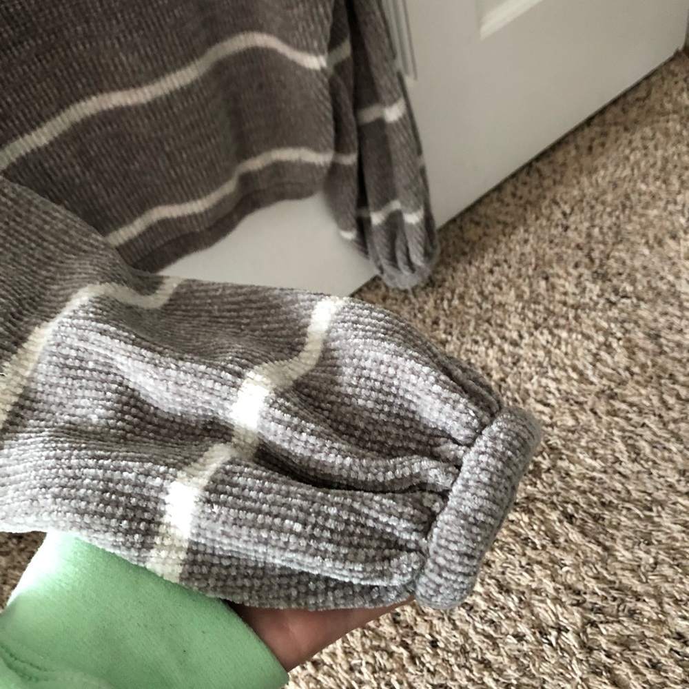 American eagle soft balloon sleeve sweater